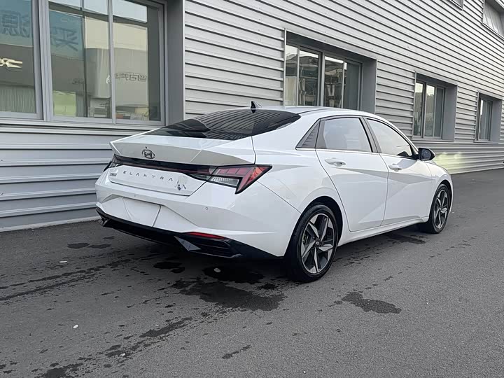 Фото 13 - Hyundai Elantra N line