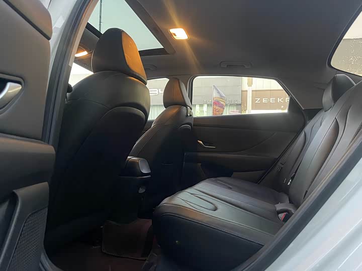 Фото 6 - Hyundai Elantra N line