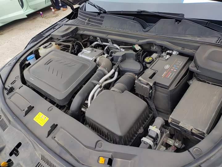 Фото 10 - Bestune B70