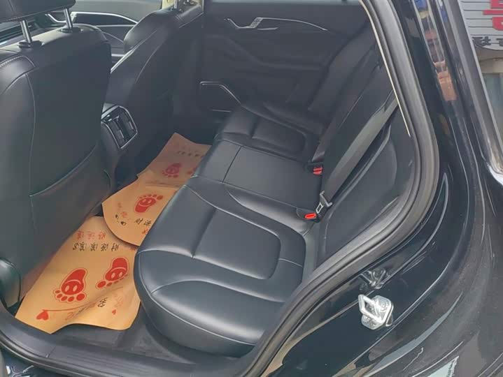 Фото 11 - Bestune B70