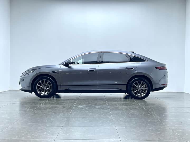 Фото 17 - BYD Qin L