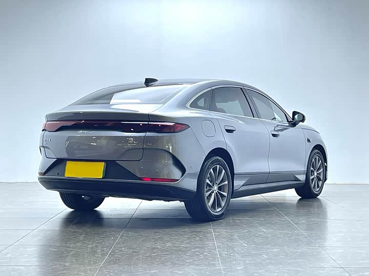 Фото 3 - BYD Qin L