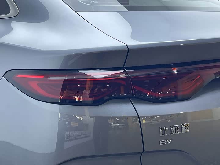 Фото 8 - BYD Qin L