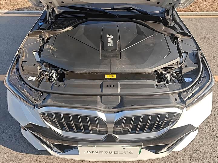 Фото 10 - BMW i5