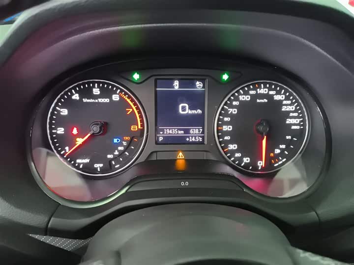 Фото 12 - Audi Q2L