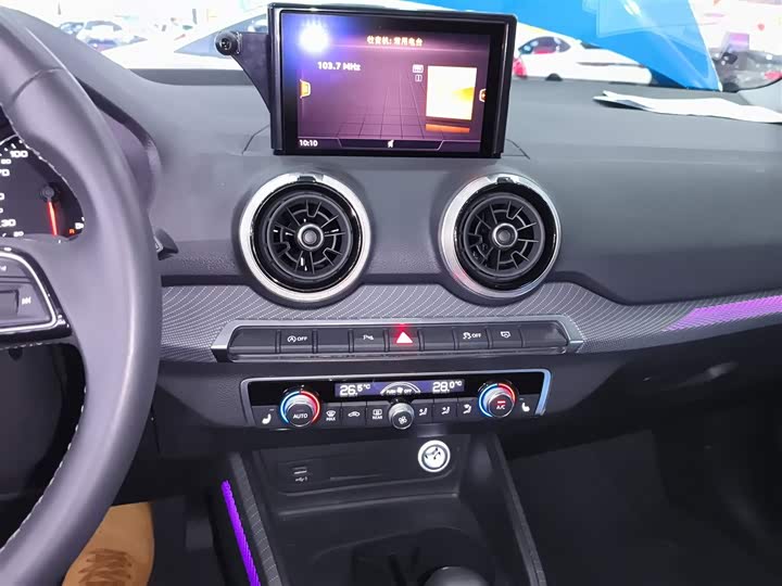 Фото 13 - Audi Q2L