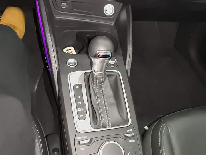 Фото 14 - Audi Q2L