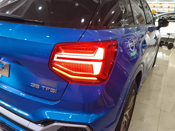 Фото 8 - Audi Q2L