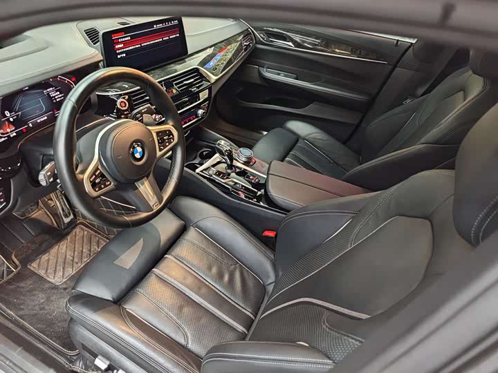 Фото 8 - BMW 6 Series GT