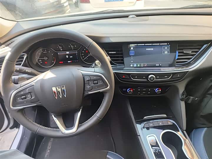 Фото 10 - Buick Regal