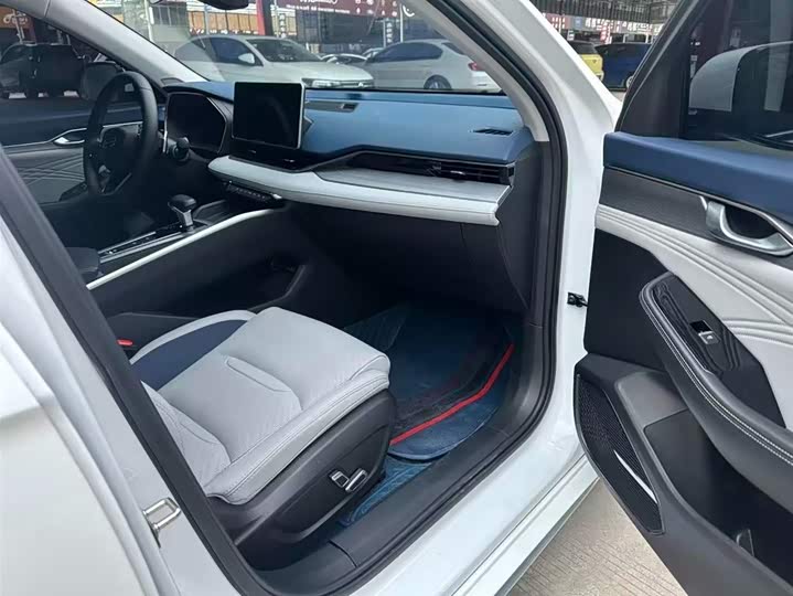 Фото 4 - Geely Preface