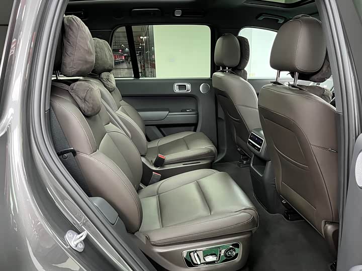 Фото 24 - LiXiang L8