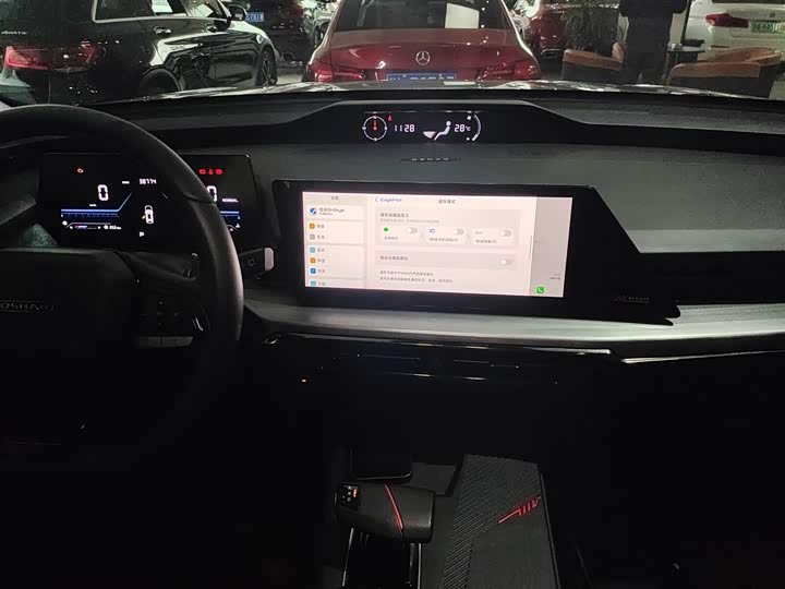 Фото 13 - Changan Oshan Z6