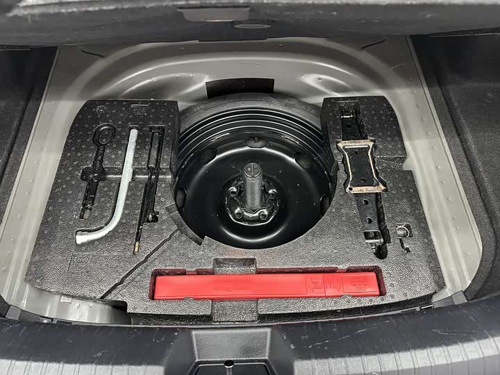 Фото 16 - Volkswagen Sagitar L