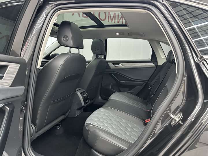 Фото 5 - Volkswagen Sagitar L