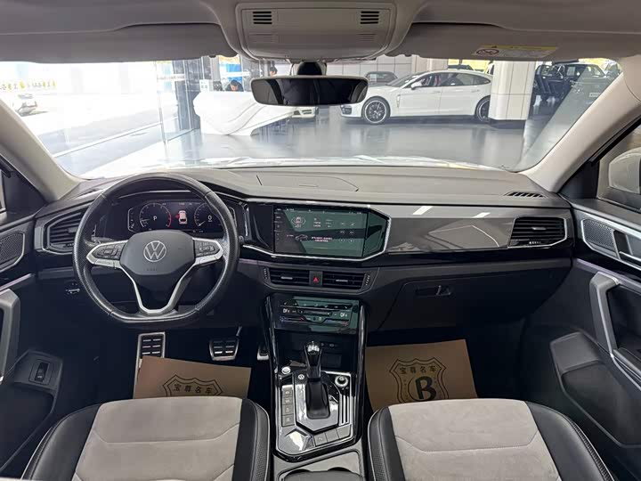 Фото 10 - Volkswagen Tayron X