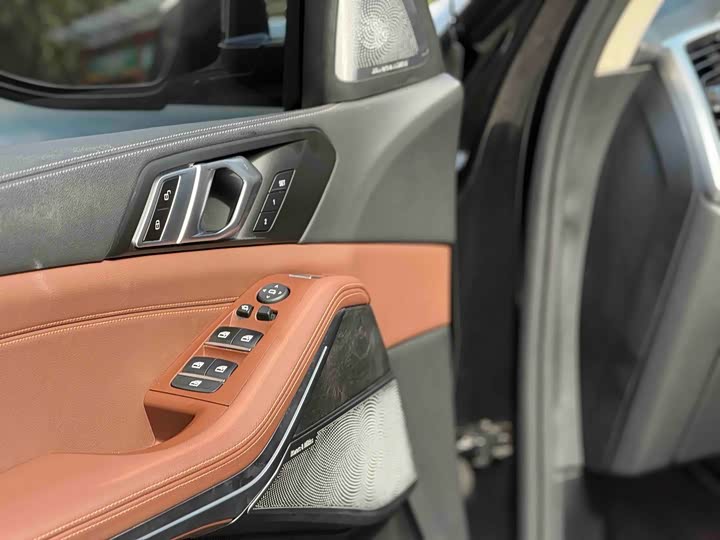 Фото 13 - BMW X5