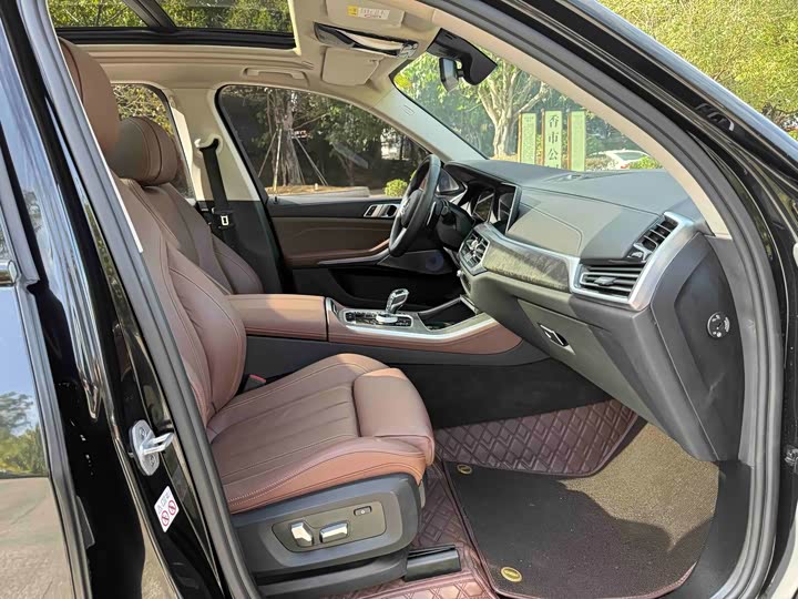 Фото 15 - BMW X5