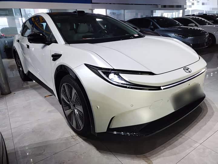 Фото 4 - Toyota bZ5