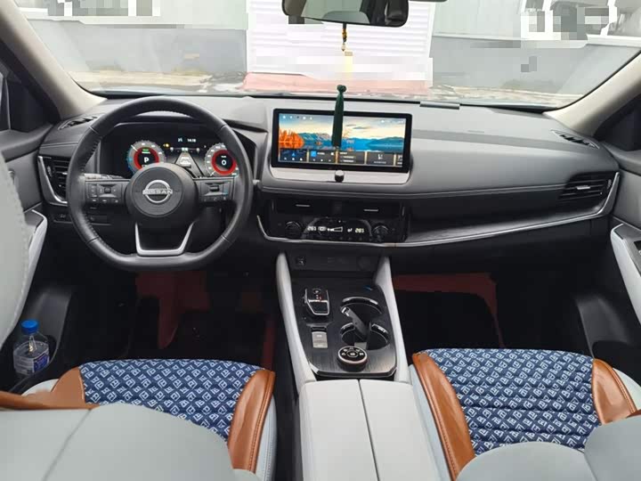 Фото 13 - Nissan X-Trail