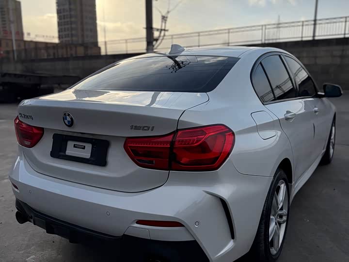 Фото 23 - BMW 1 Series