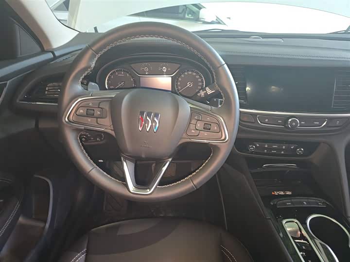 Фото 11 - Buick Regal