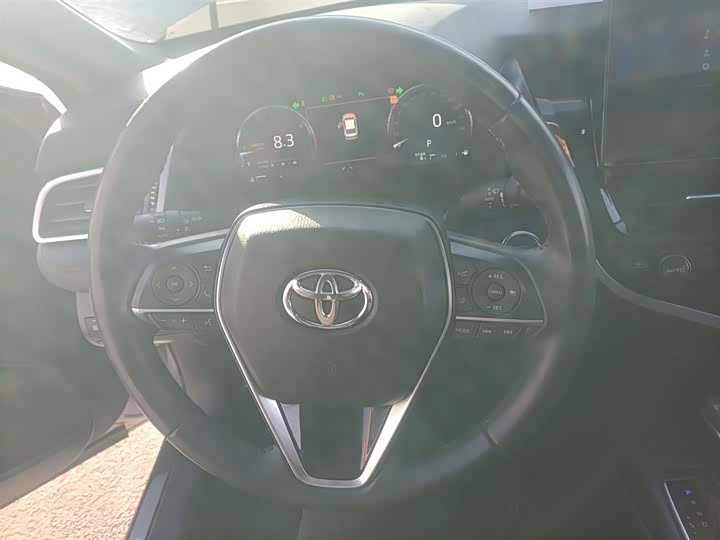 Фото 11 - Toyota Camry