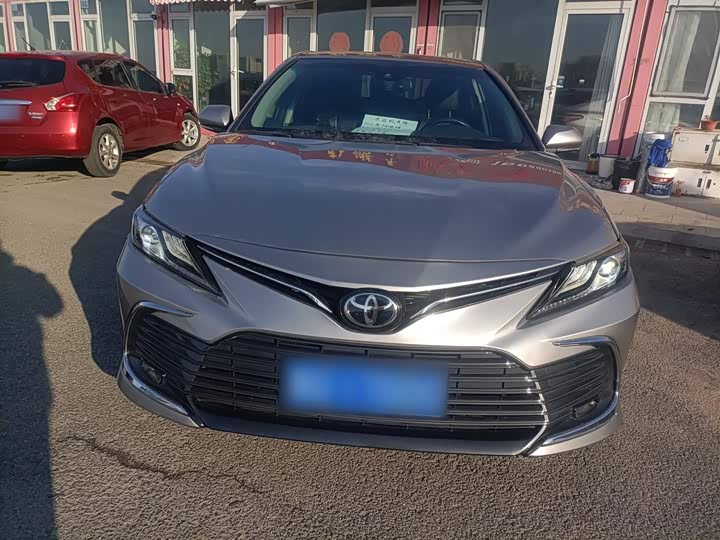 Фото 3 - Toyota Camry