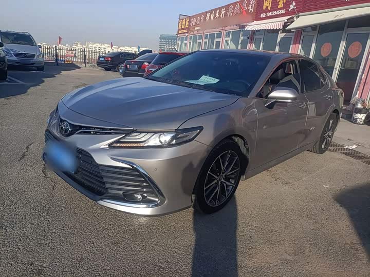 Фото 5 - Toyota Camry