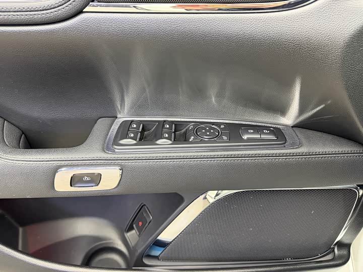 Фото 19 - Lincoln Continental