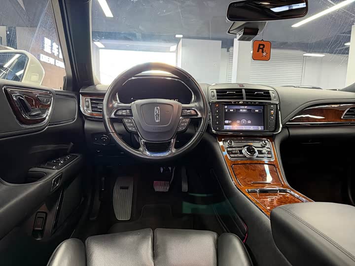 Фото 7 - Lincoln Continental