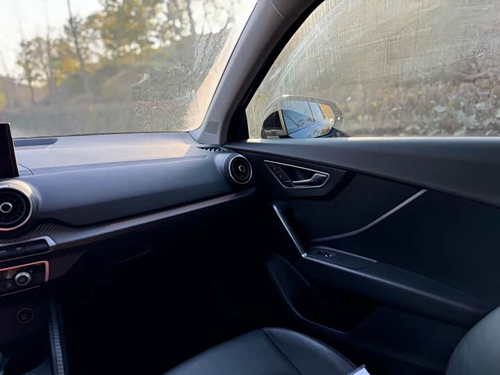 Фото 10 - Audi Q2L