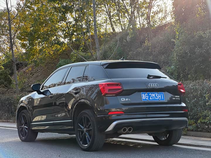 Фото 12 - Audi Q2L