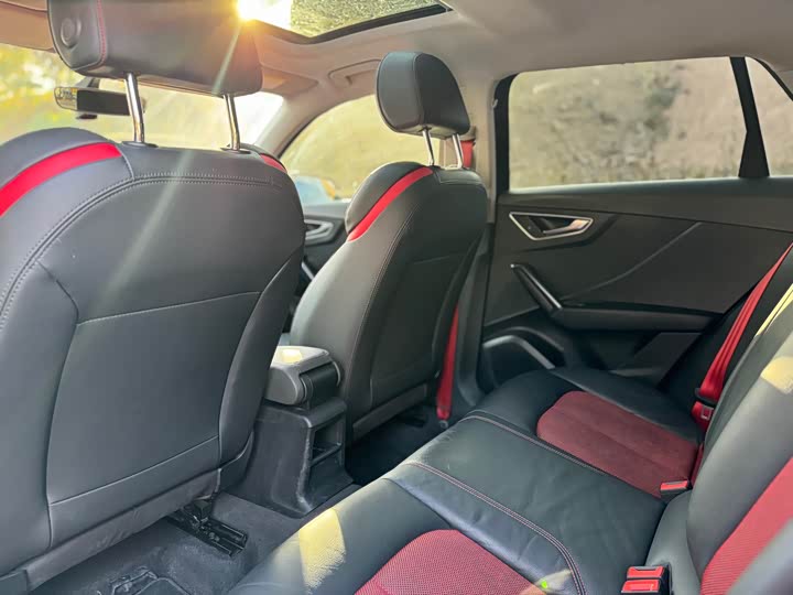 Фото 6 - Audi Q2L