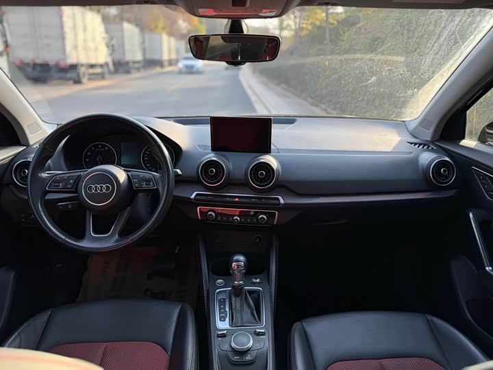 Фото 8 - Audi Q2L