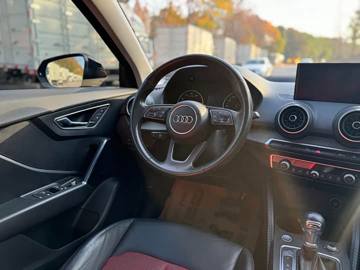 Фото 9 - Audi Q2L
