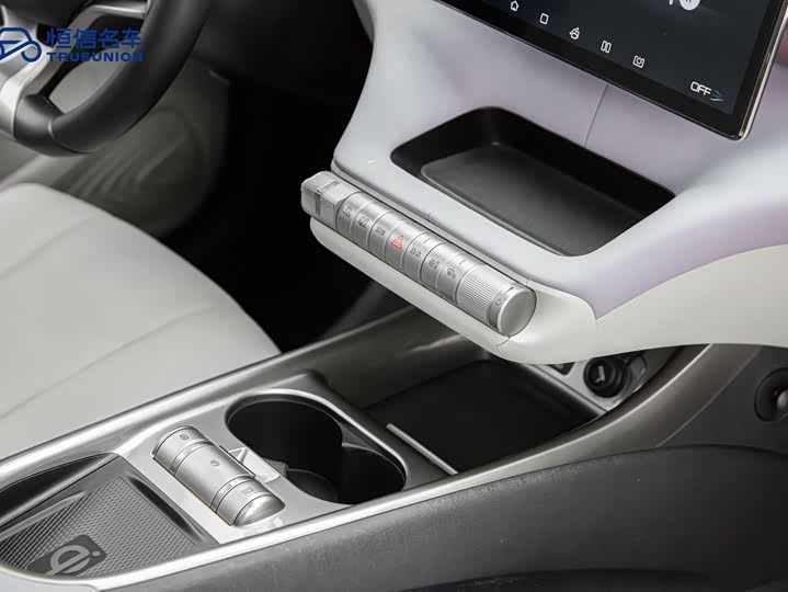 Фото 18 - BYD Dolphin