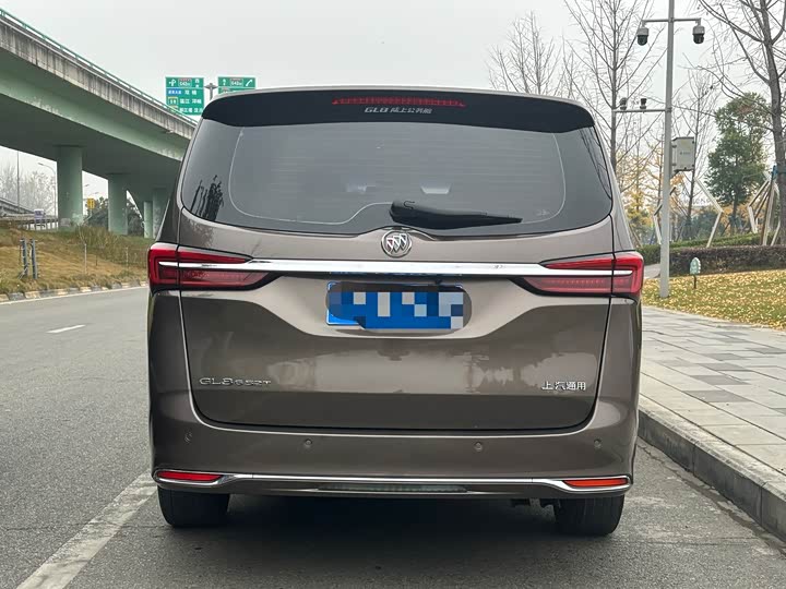 Фото 8 - Buick GL8 ES