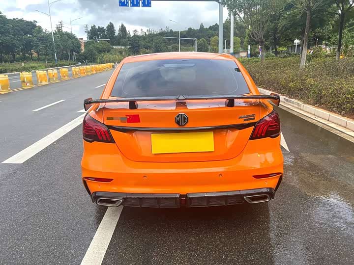 Фото 7 - MG Motor 6