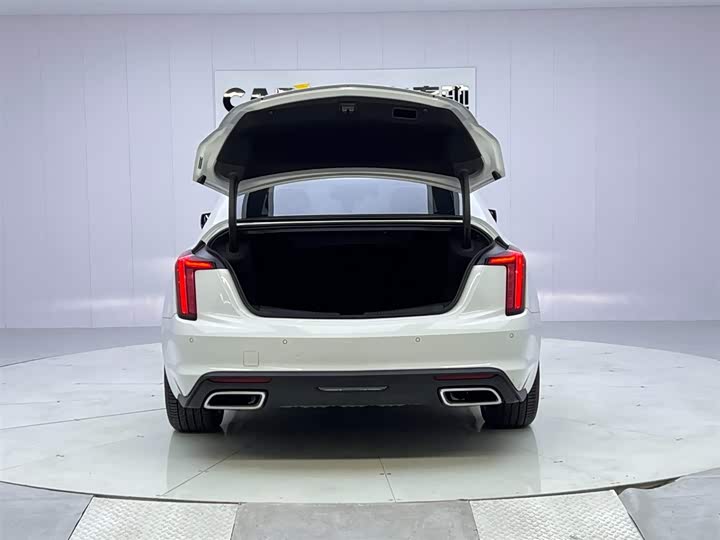 Фото 9 - Cadillac CT5