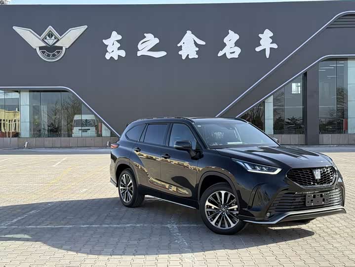 Фото 1 - Toyota Crown Kluger