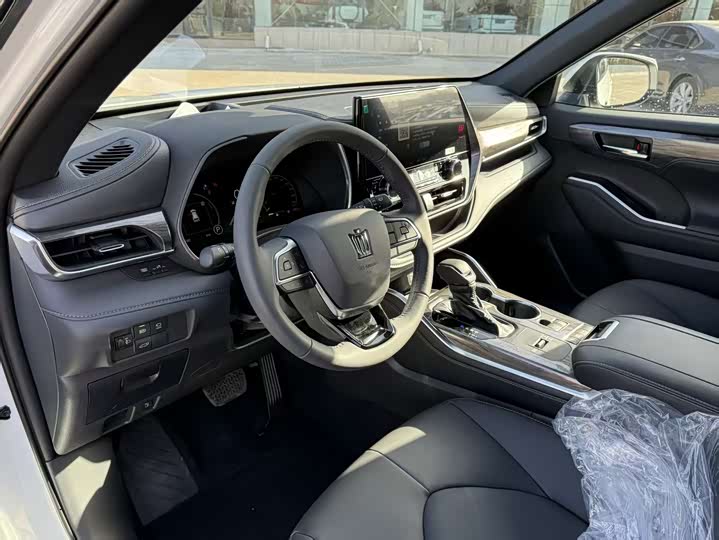 Фото 3 - Toyota Crown Kluger