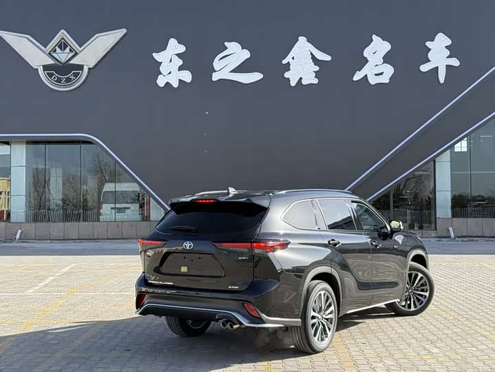 Фото 5 - Toyota Crown Kluger