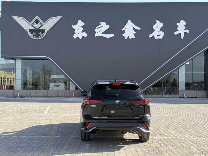 Фото 6 - Toyota Crown Kluger