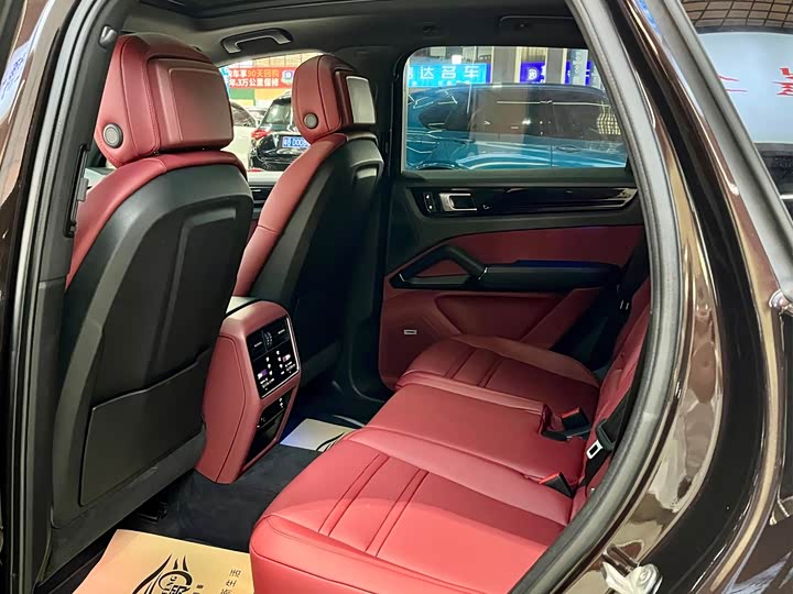 Фото 10 - Porsche Cayenne