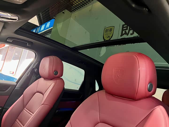 Фото 11 - Porsche Cayenne