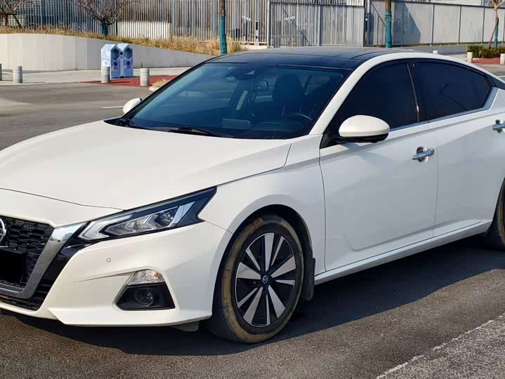 Фото 1 - Nissan Teana