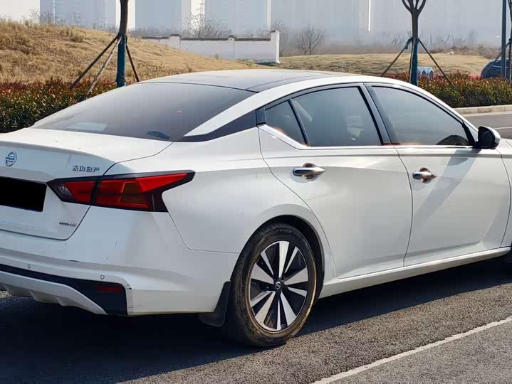 Фото 9 - Nissan Teana