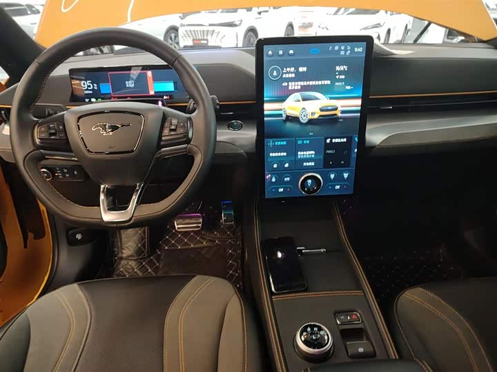 Фото 10 - Ford Mustang Mach-E