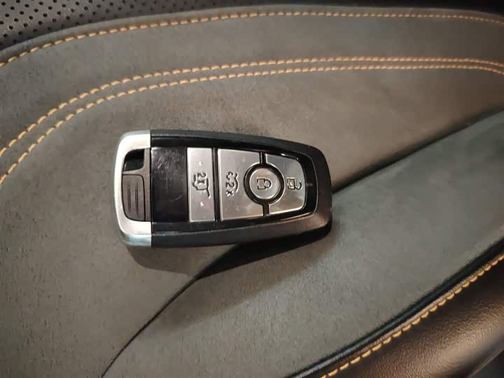 Фото 9 - Ford Mustang Mach-E